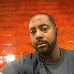 Meet your Posher, Ernesto smith